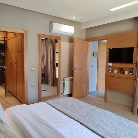 Riad Bella Montana Ain Cheggag Luaran gambar