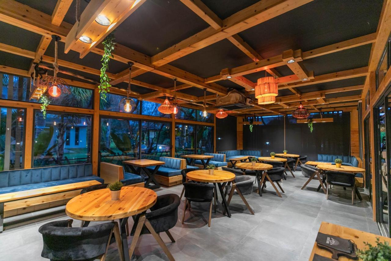 Riad Bella Montana Ain Cheggag Luaran gambar