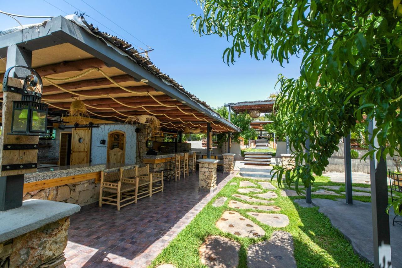 Riad Bella Montana Ain Cheggag Luaran gambar