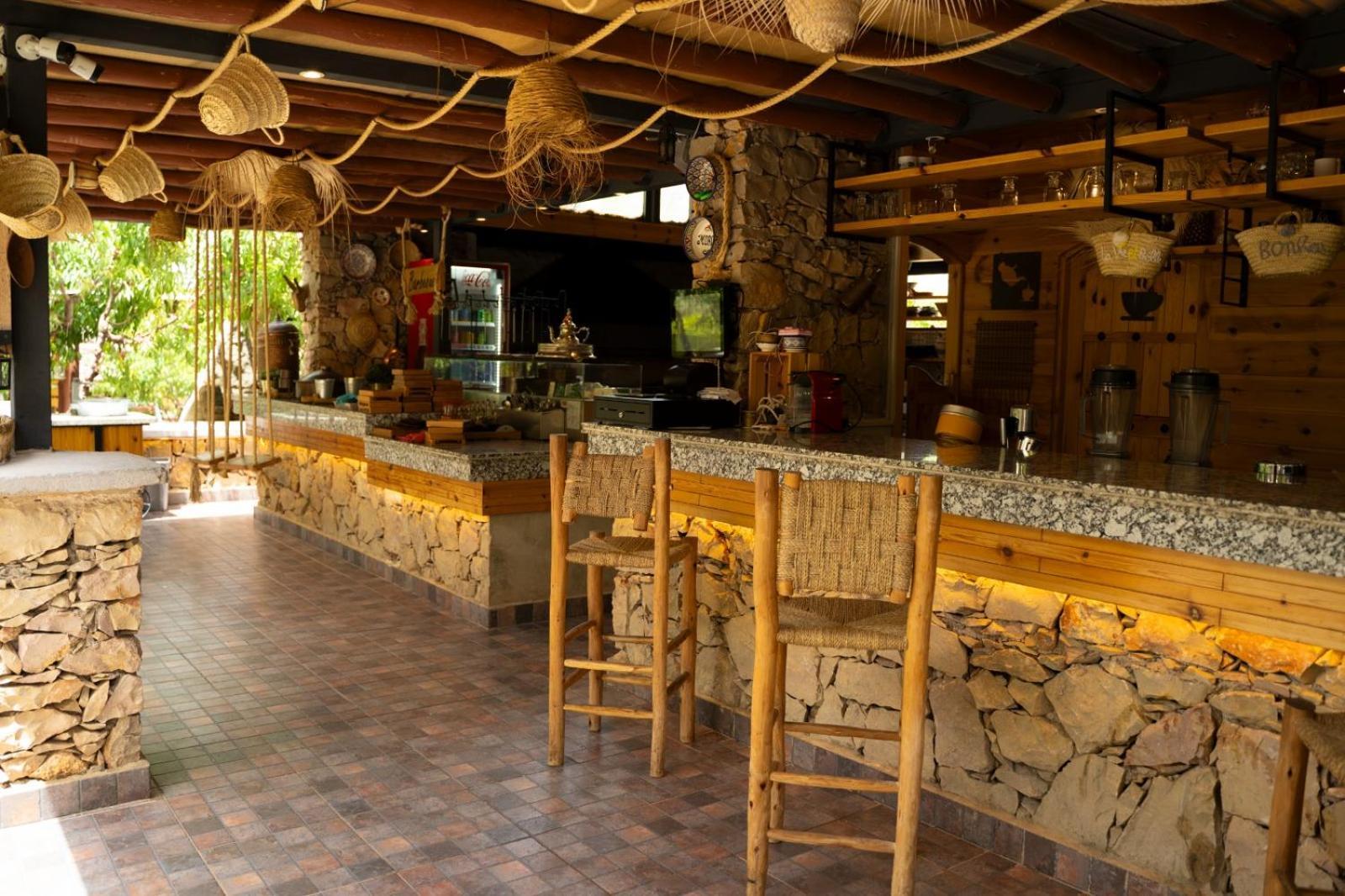 Riad Bella Montana Ain Cheggag Luaran gambar