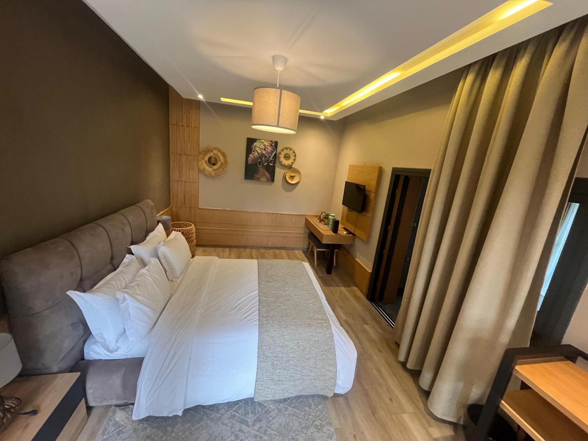 Riad Bella Montana Ain Cheggag Luaran gambar