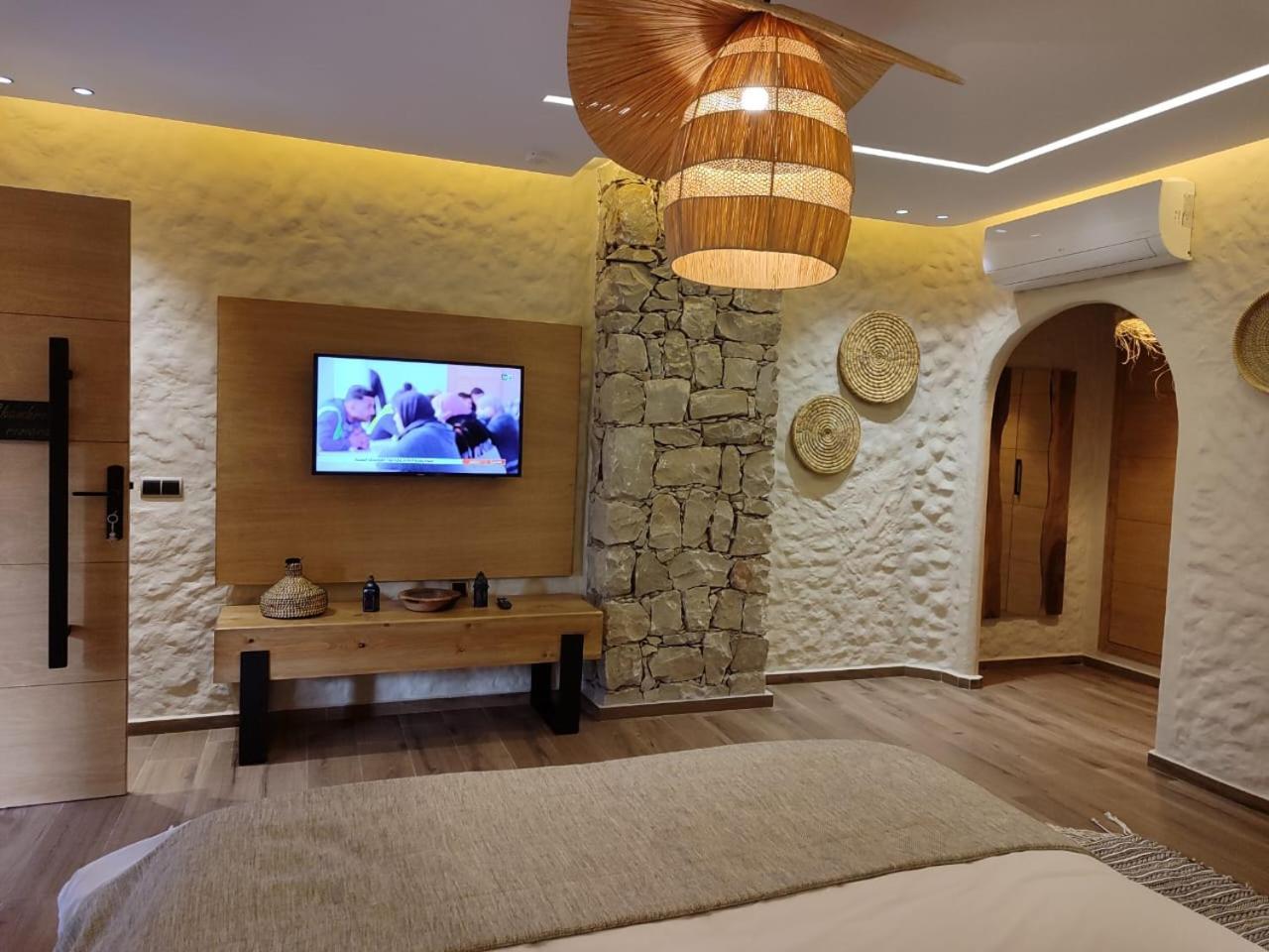Riad Bella Montana Ain Cheggag Luaran gambar