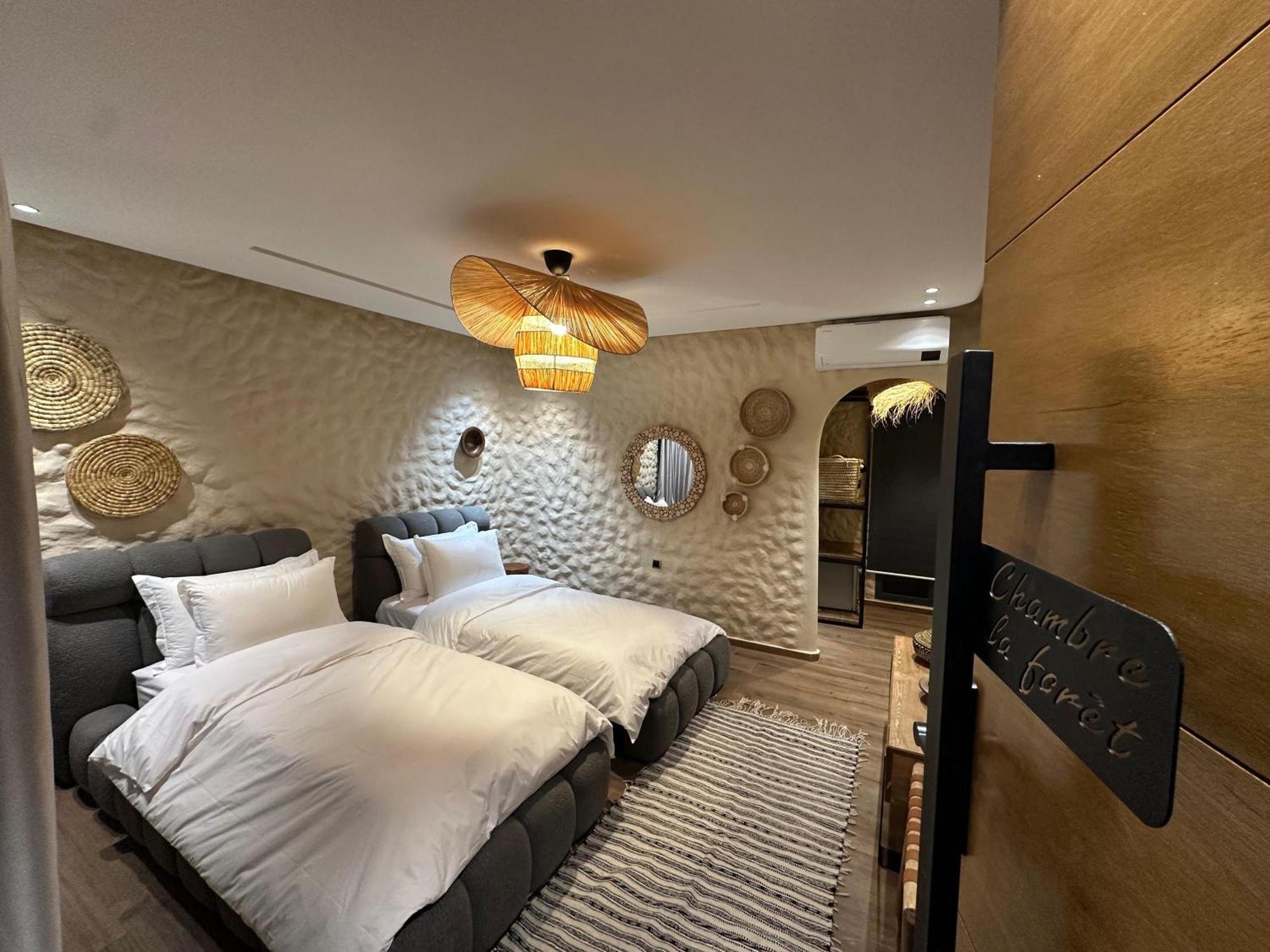 Riad Bella Montana Ain Cheggag Luaran gambar
