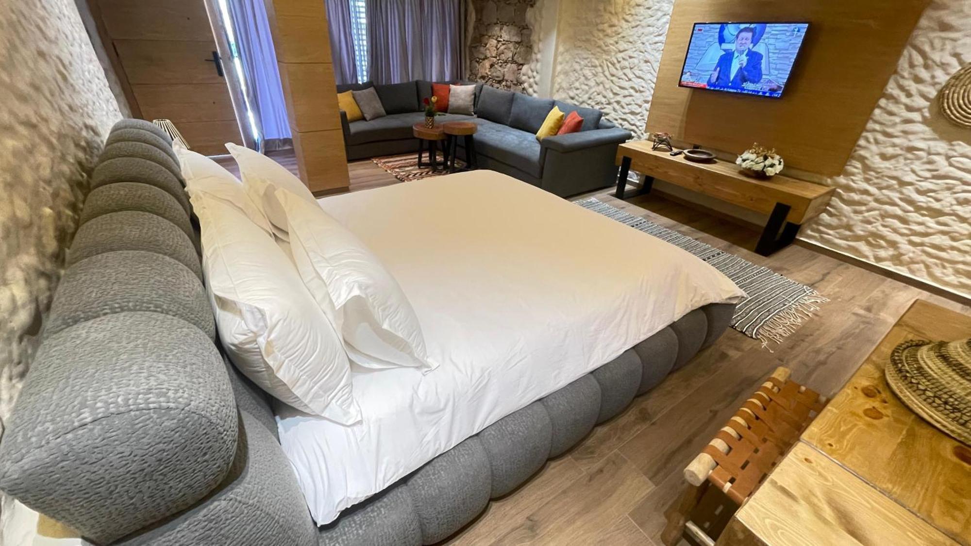 Riad Bella Montana Ain Cheggag Luaran gambar